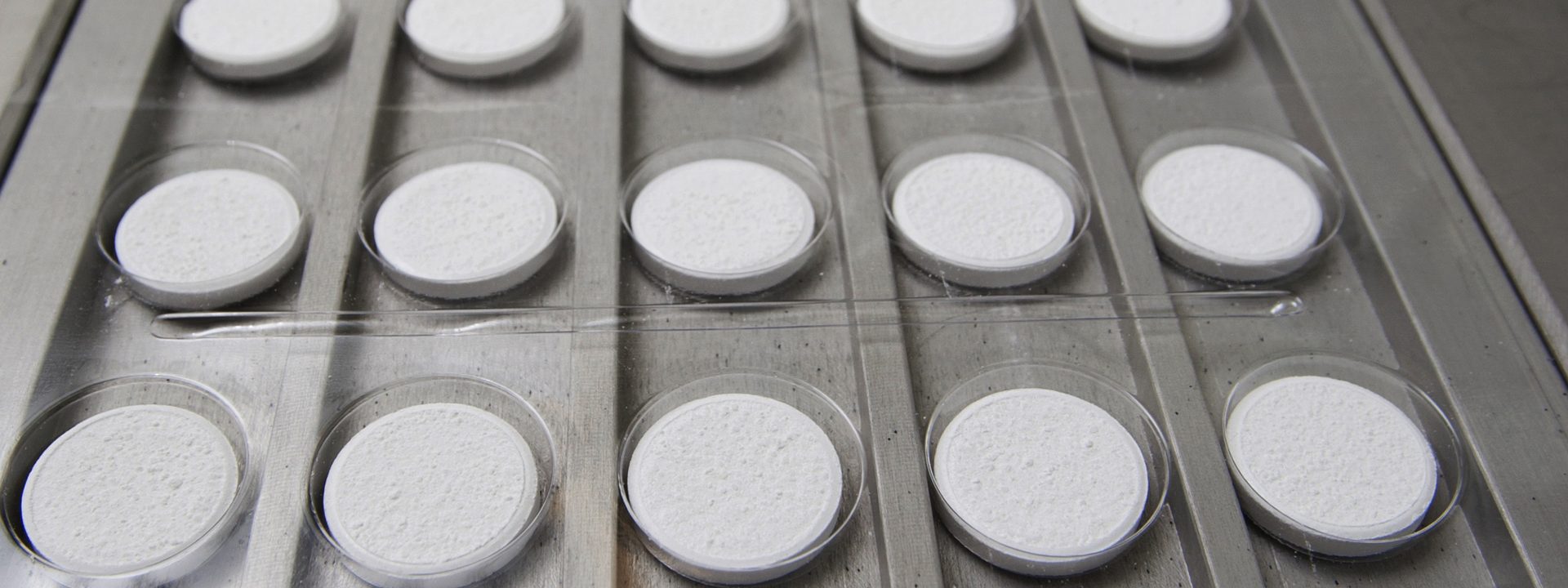 Reinigungstabletten auf der Blisterlinie bei IBEDA-CHEMIE